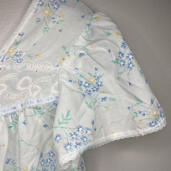 VTG Bed & Breakfast New York Women's Med Short Sleeve Sleep Gown Floral Lace - Picture 4 of 8